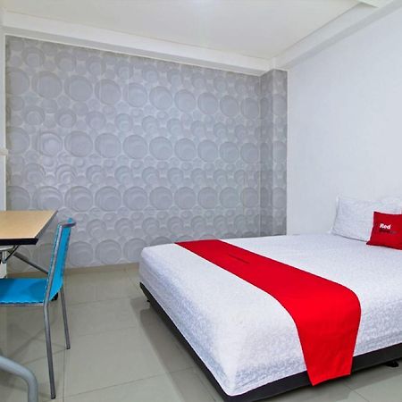 Reddoorz @ Pulomas Hotel Jakarta Buitenkant foto