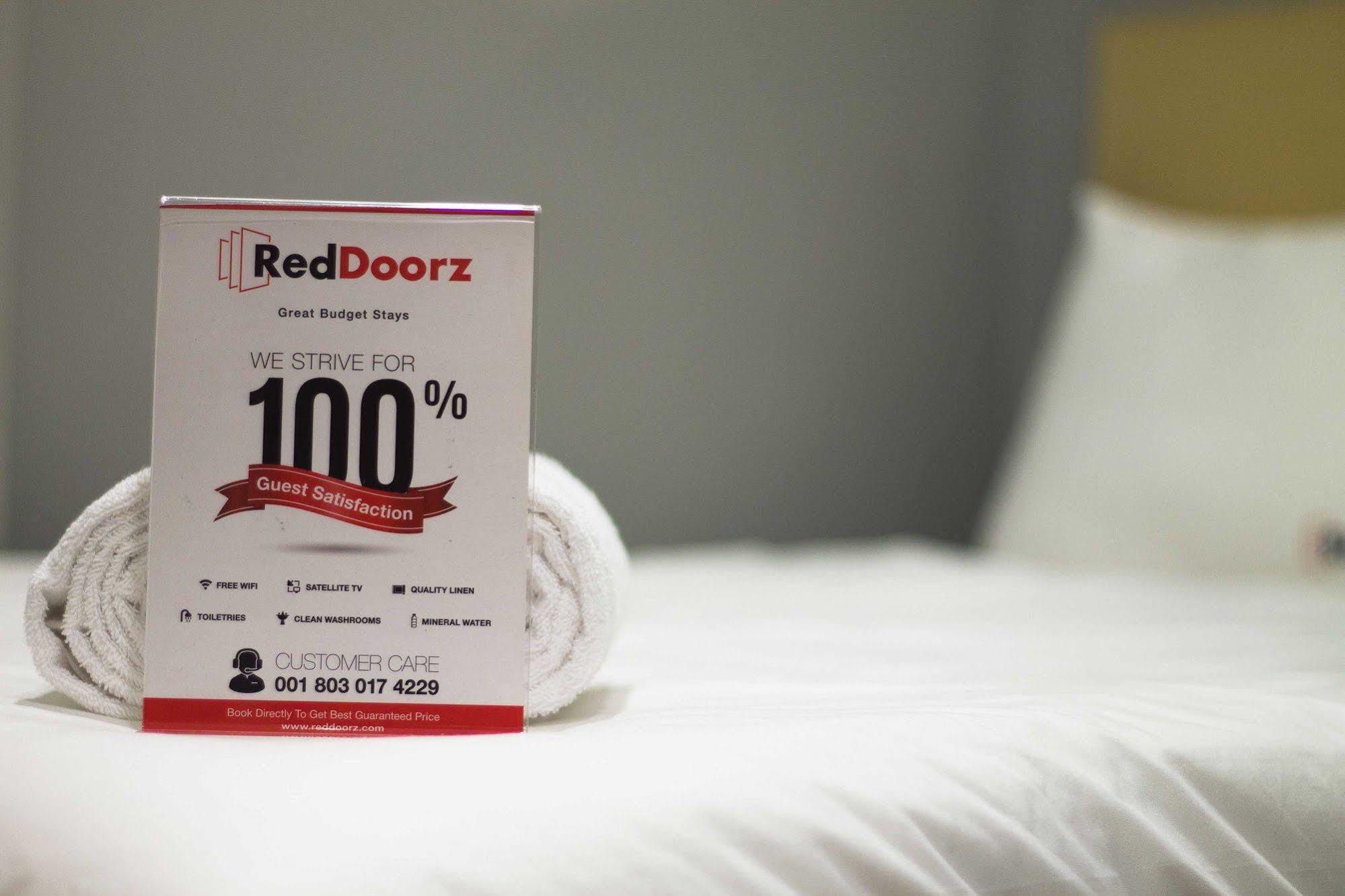 Reddoorz @ Pulomas Hotel Jakarta Buitenkant foto